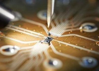 تراشه کریستالی؛ منظره نو برای دستیابی به یارانه کوانتومی عظیم مقیاس